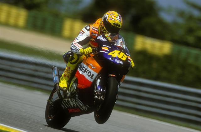 Valentino Rossi, Gran Premio del Brasile MotoGP 2002. - Gold and Goose.