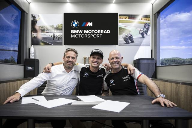 Michael van der Mark firma per rimanere in BMW nel 2025. - BMW